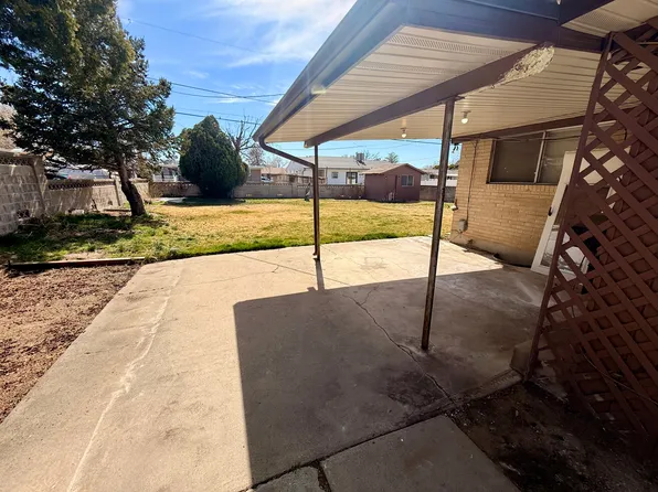 972 E Larkspur Dr, Sandy, UT 84094