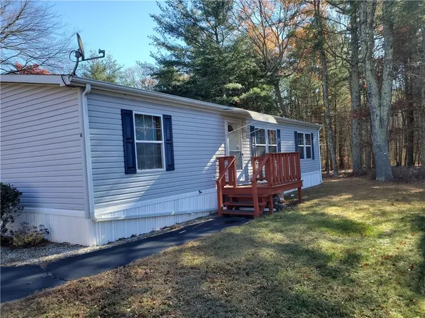 6 Giovanni Rose Ct, Coventry, RI 02816