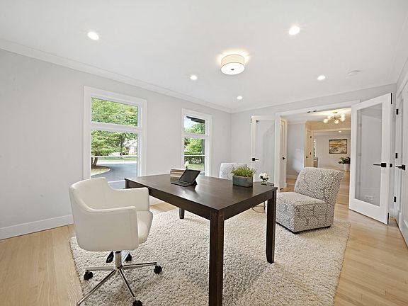 5th image of 144 Whitebridge Hill Dr
