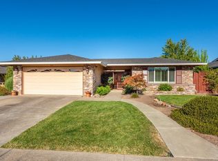 262 Oak Shadow Dr, Santa Rosa, CA 95409