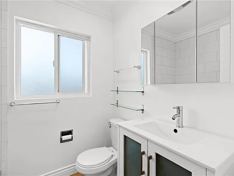 14625 Moorpark St #2 — Photo 3