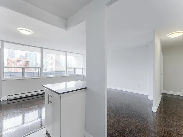 155 Wellesley St E — Photo 25