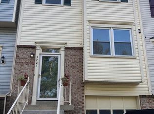 3727 Roxbury Ln, Alexandria, VA 22309