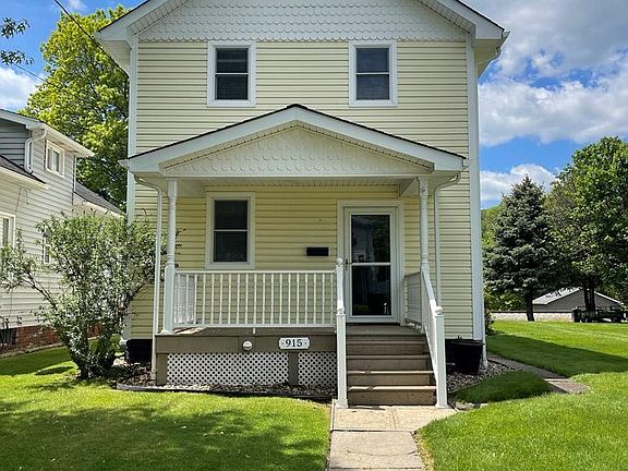 2nd image of 915 Burley Ave