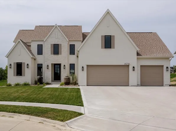 18238 Baxter Pl, Clive, IA 50325