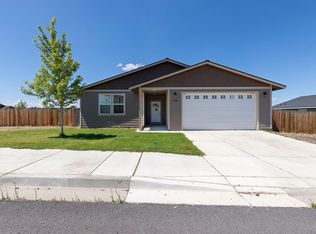 976 SE Maui Ln, Madras, OR 97741