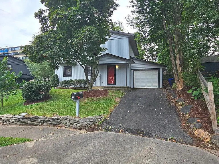 1108 N Rockingham St — Photo 1