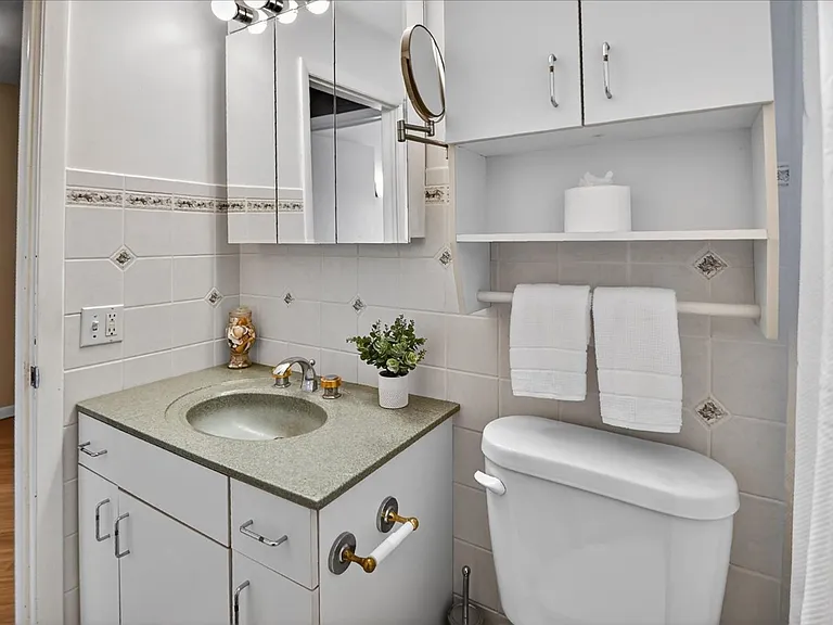 713 S Few St #2W — Photo 27