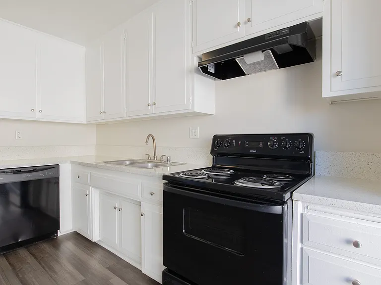 133 W Foothill Blvd #1 — Photo 28