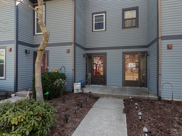 110 Dean St Unit 94, Taunton, MA 02780
