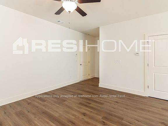 3rd image of 326 Green St