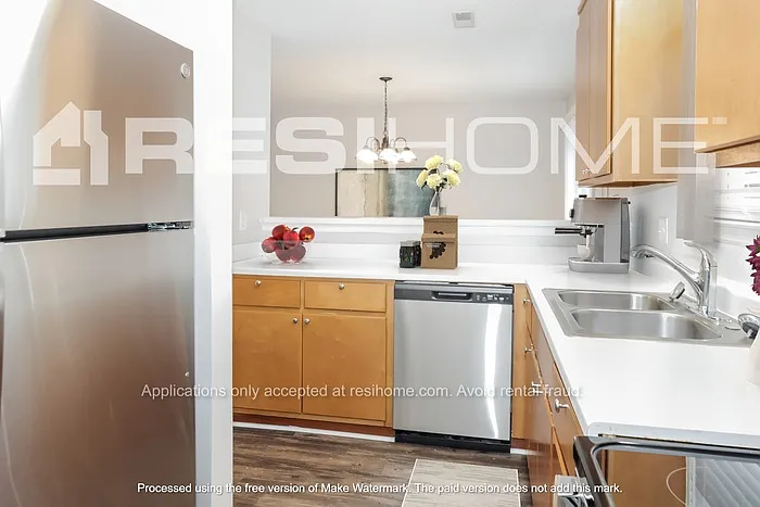3 bed, 2.0 bath, 1475 sqft, $1,565 — Photo 2