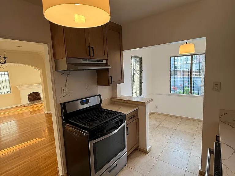 1060 S Corning St — Photo 28