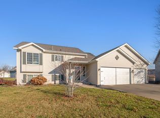 10150 31st Ct NE, Saint Michael, MN 55376