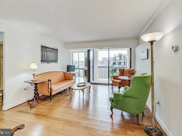 4500 S Four Mile Run Dr APT 718, Arlington, VA 22204