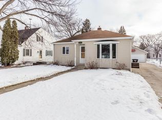 1217 9th St N, Fargo, ND 58102