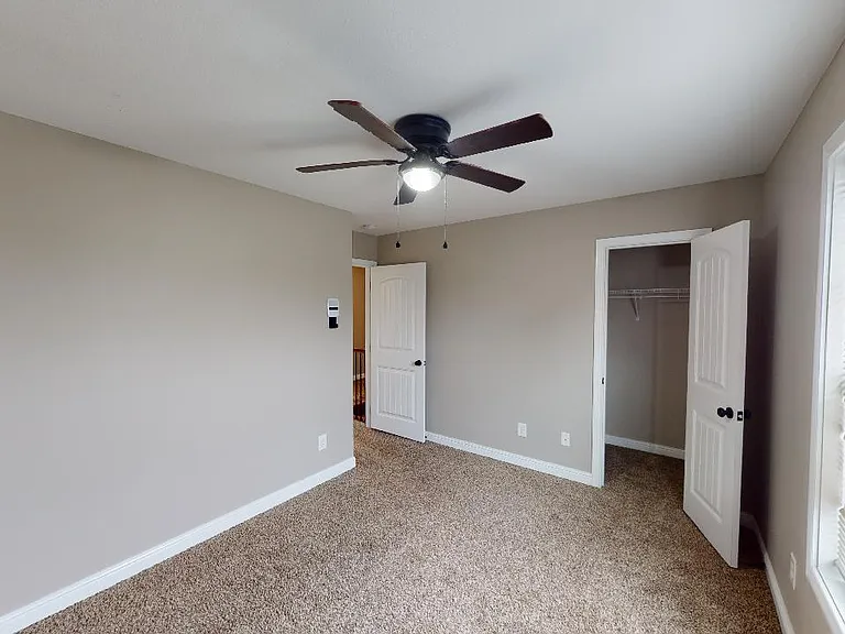 733 Cavalier Dr — Photo 11