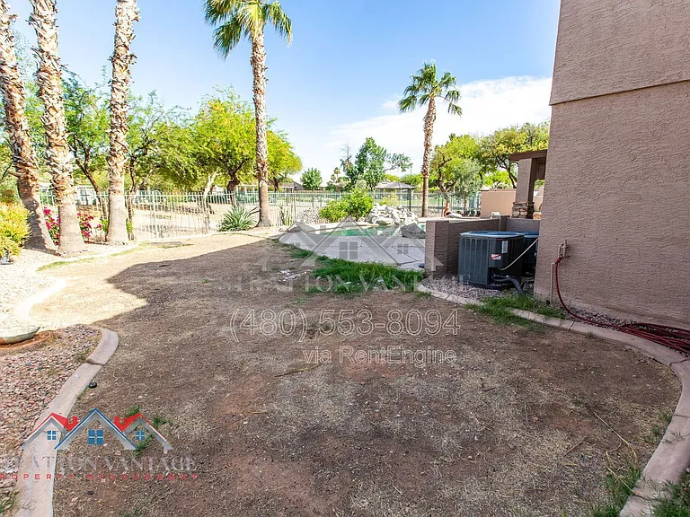 1231 N Layman St — Photo 60