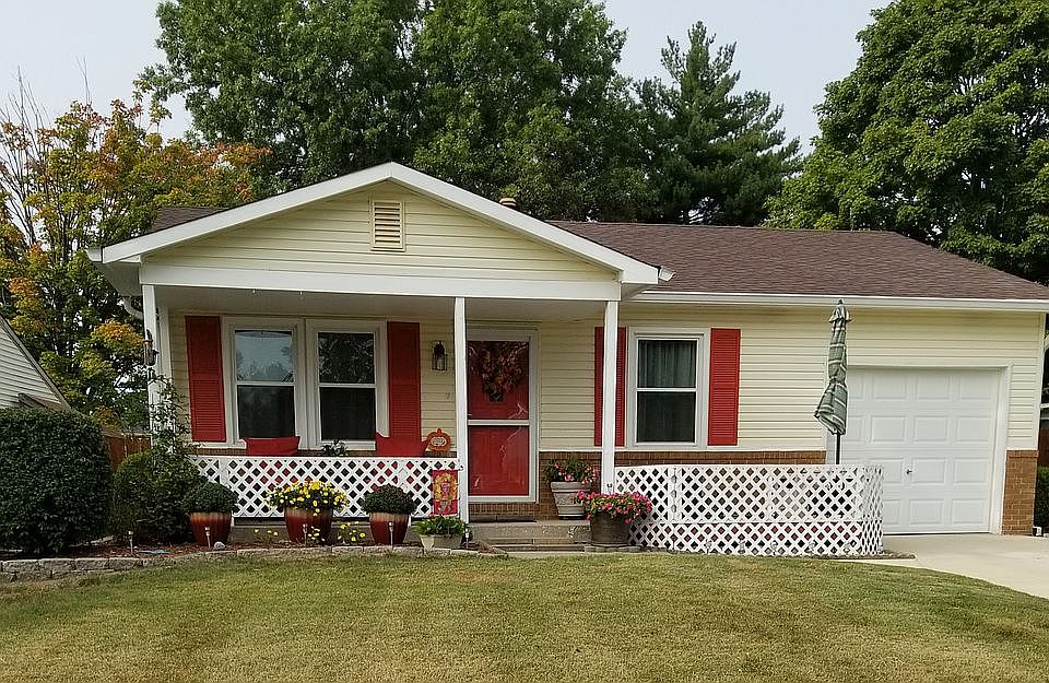 1st image of 3302 Remington Dr
