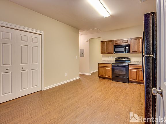 4th image of 7108 Somerset Springs Dr #E