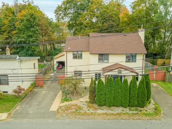 15 Pergola Ave, Jamesburg Boro, NJ 08831