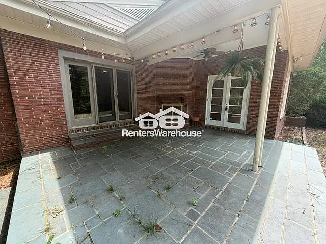 1020 Anderson St — Photo 6