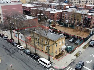 11040 Saultell Ave, Flushing, NY 11368