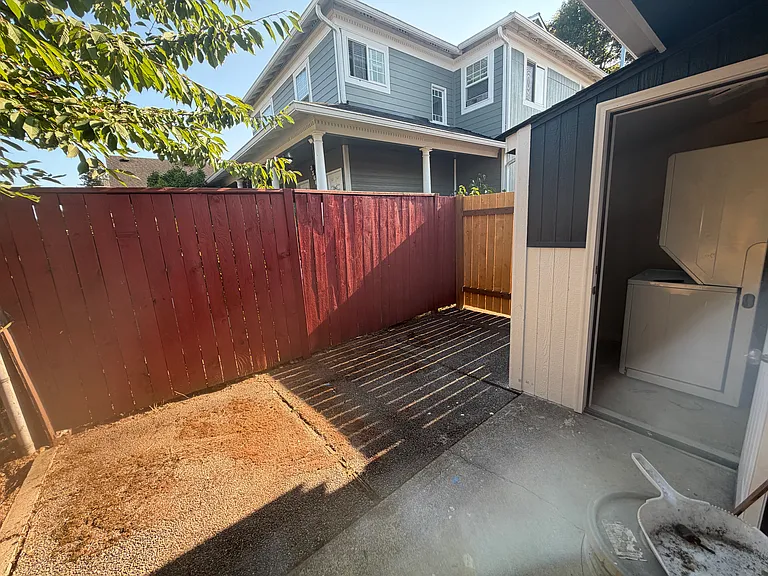 404 S Division Ln #B — Photo 8