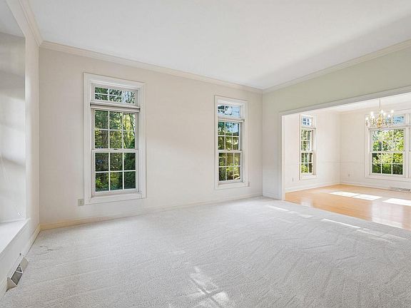3rd image of 1357 Cedarton PARKWAY