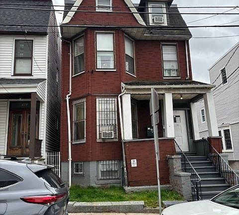 4th image of 153 Fairview Ave