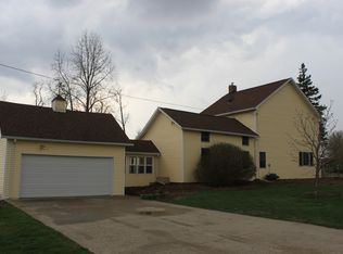 19818 Pennington Rd, Sterling, IL 61081