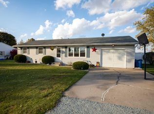 526 W Marshall St, Argos, IN 46501
