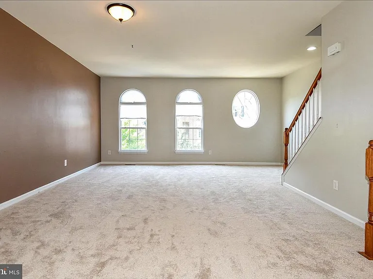 7810 Locust Leaf Ln — Photo 14