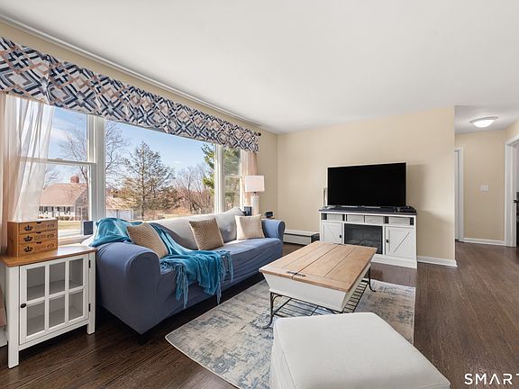 4th image of 347 Amity Road