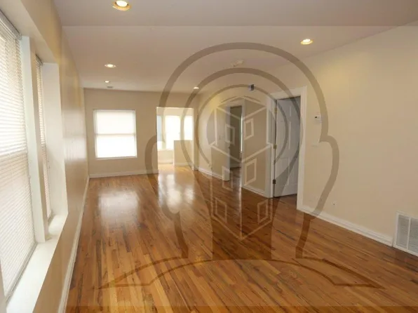 (undisclosed Address), Chicago, IL 60639