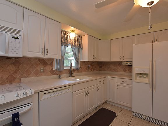 4th image of 396 Knollwood Dr