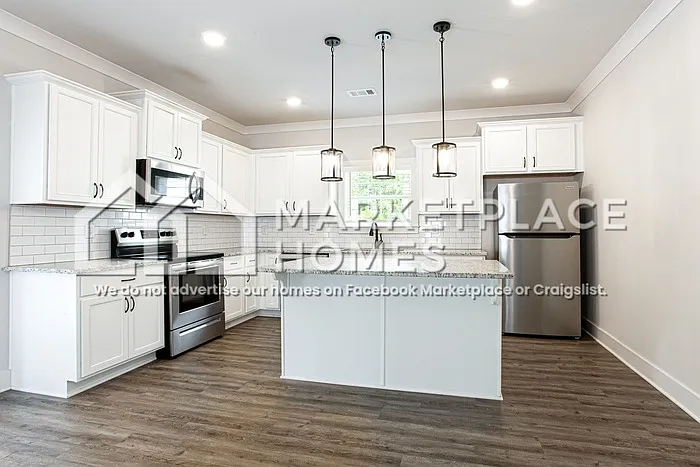 185 Russell Way — Photo 15