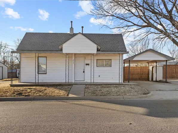 215 N 7th St, Weatherford, OK 73096