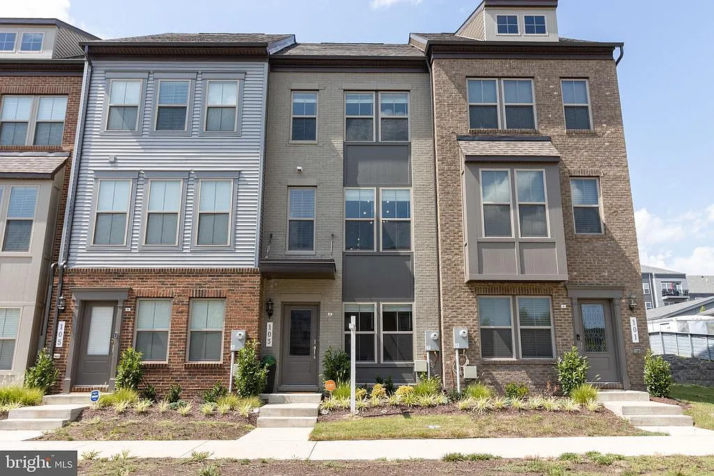 1 bed, 450 sqft, $1,100 — Photo 1