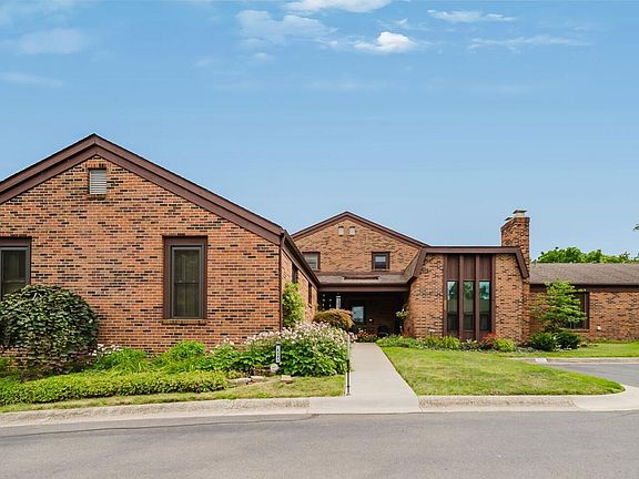 2nd image of 4231 Chaucer Ln
