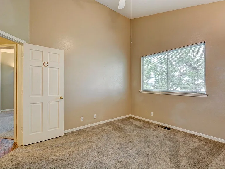 2405 Leon St #101-203 — Photo 35