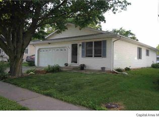 109 Springer St, Divernon, IL 62530