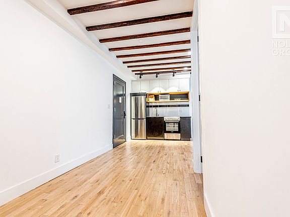3rd image of 152 W 49th St #2AC