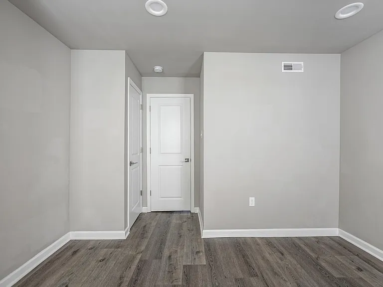1910 Pierce St — Photo 15