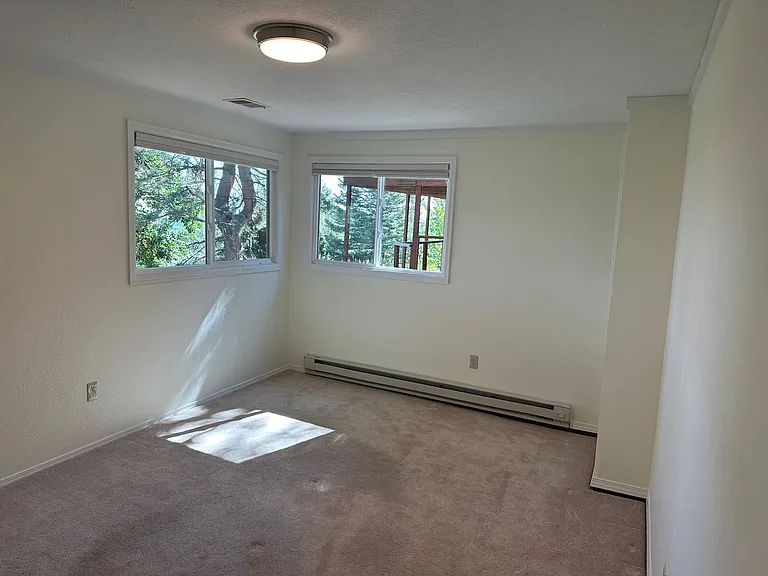 2265 Vassar Dr — Photo 9