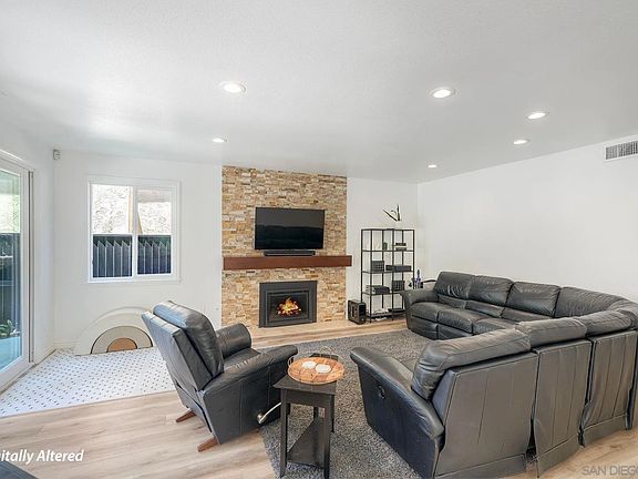 4th image of 15887 Hidden Valley Dr