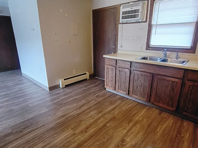 525 Plum St #8 — Photo 6