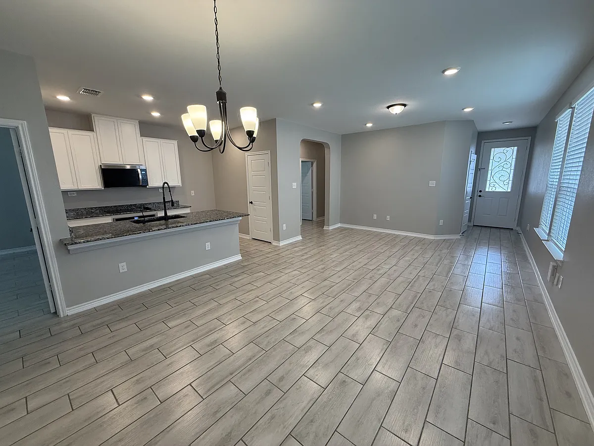 Building Photo - 15223 Liberty Sta