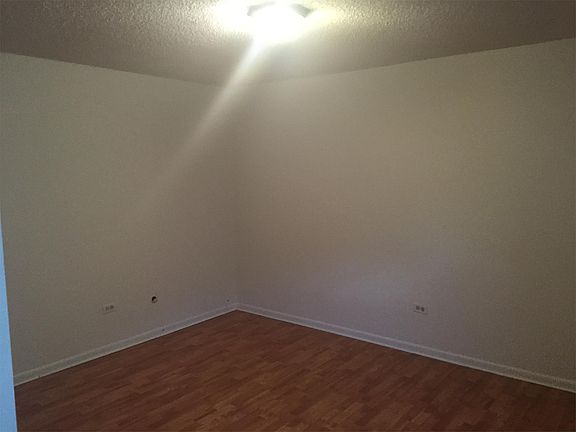 2nd image of 2183 Vernon Dr APT 19