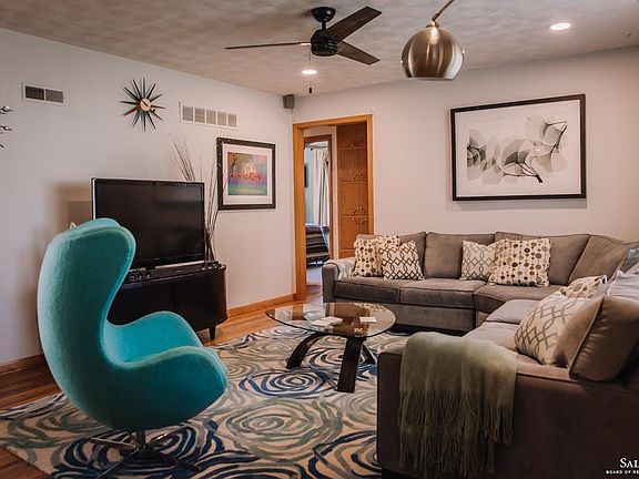 4th image of 2429 Drake Pl